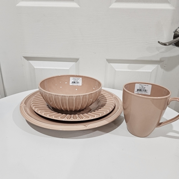 Kate Spade Lenox Tribecca 4 Piece Set - Picture 2 of 10